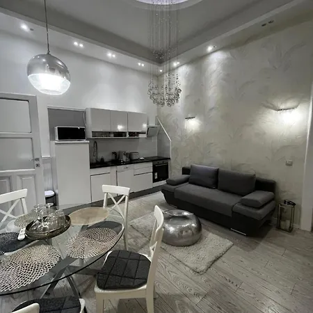 White Luxury Apartment Budapest Exterior photo